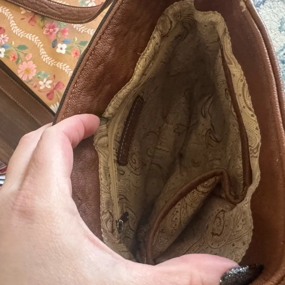 Blazin Roxx Brown and Tan Crossbody Bag - Picture 5 of 6